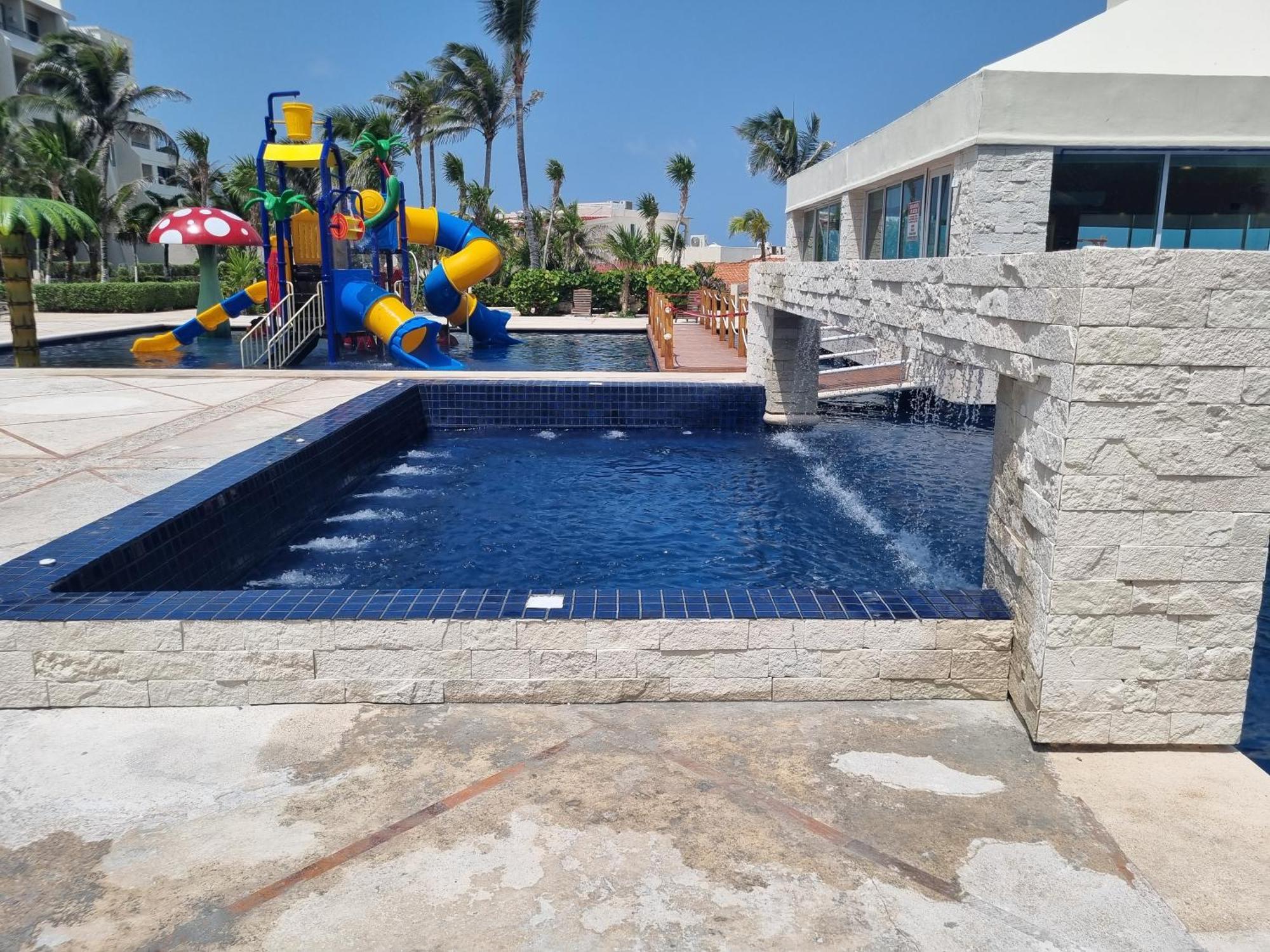 Apartahotel Ocean Front 4*