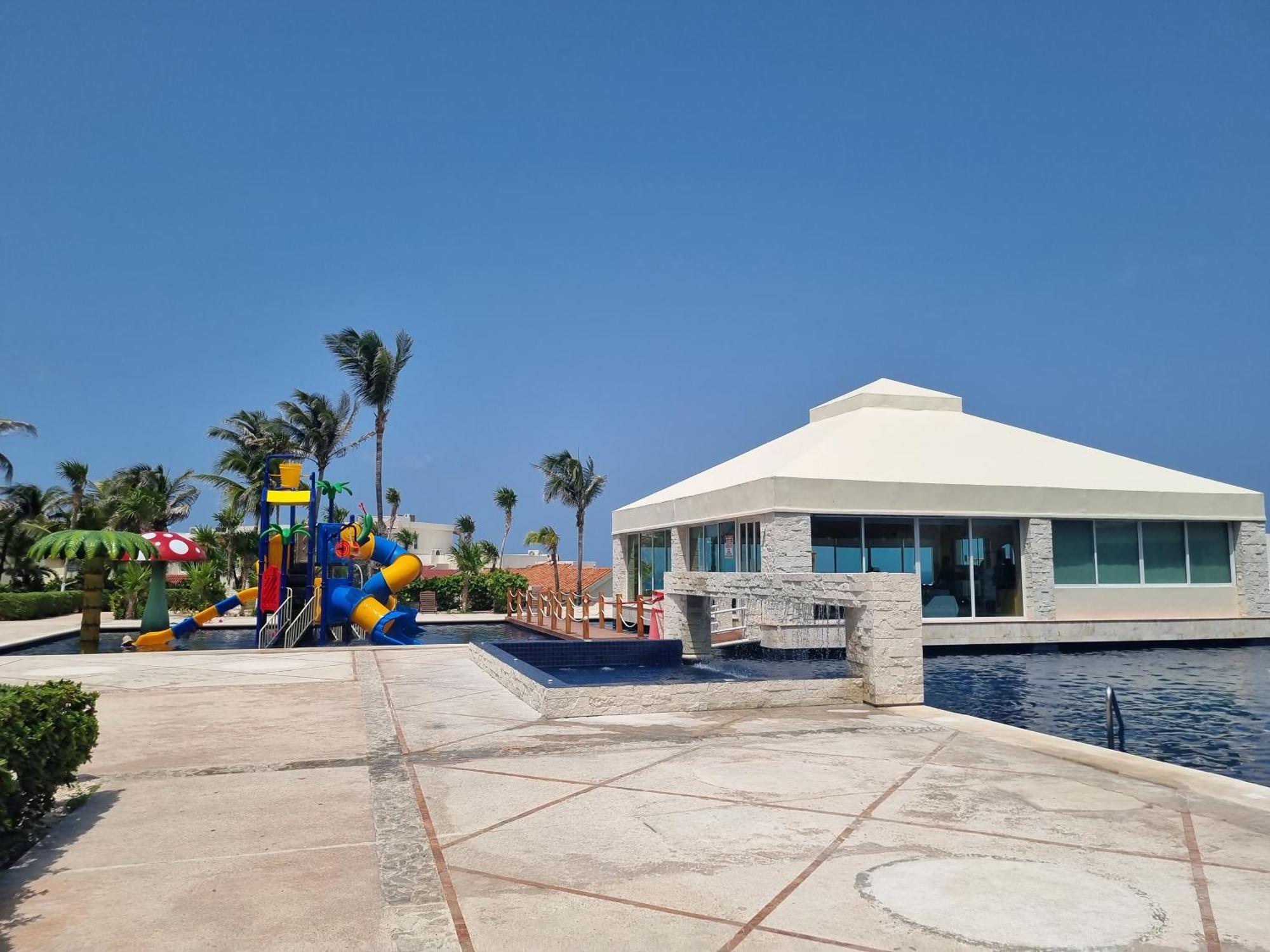 Ocean Front Apartahotel 4*