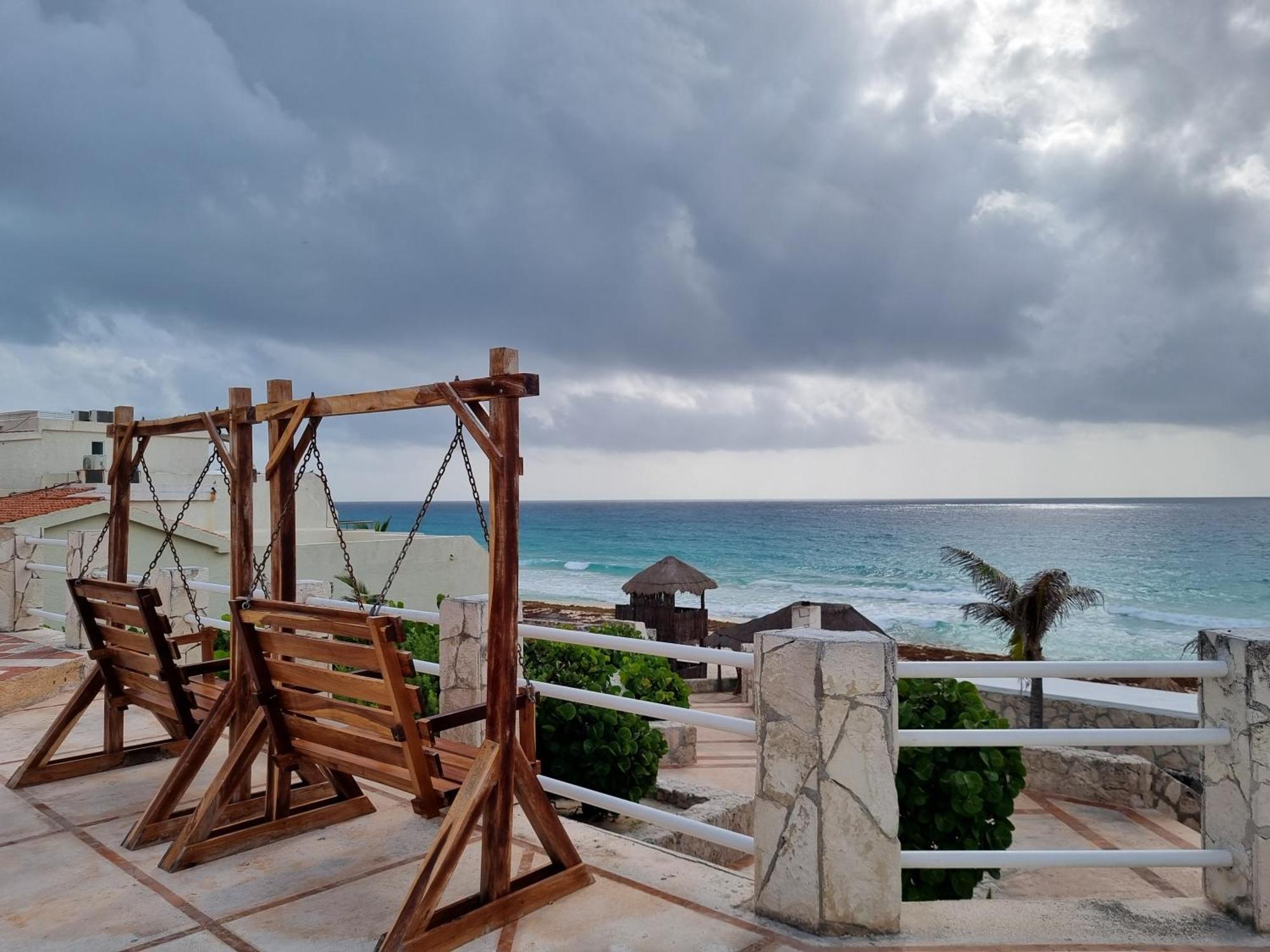 Ocean Front Apartahotel 4*