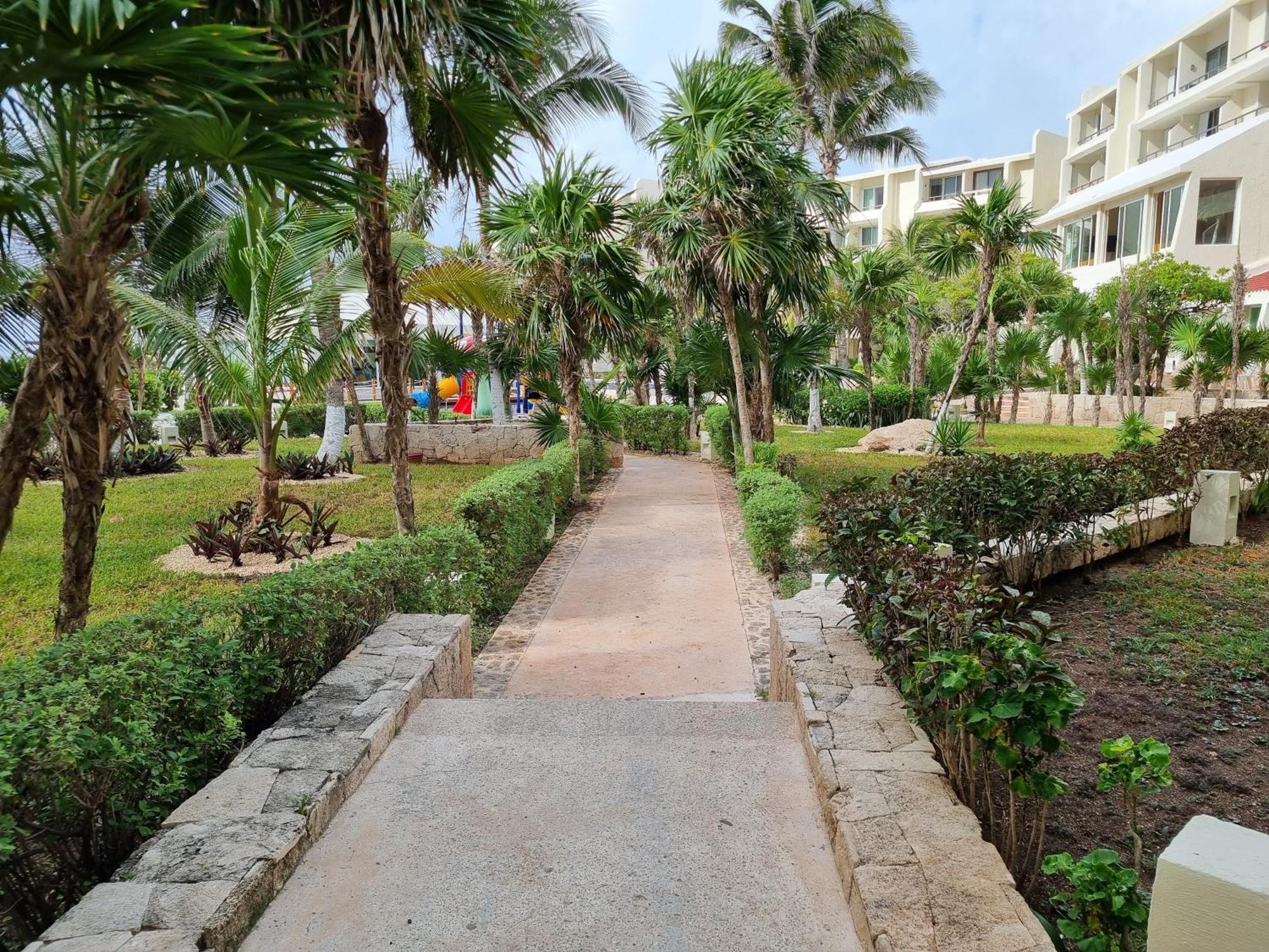 Apartahotel Ocean Front 4*