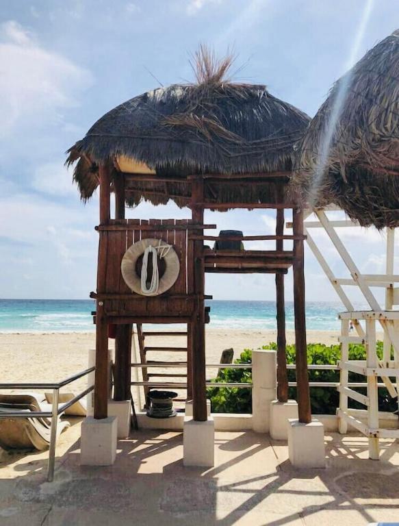 Apartment Cancun Hotel Zone - 2 Bedroom Beachfront, Bright And Spacious Cancun