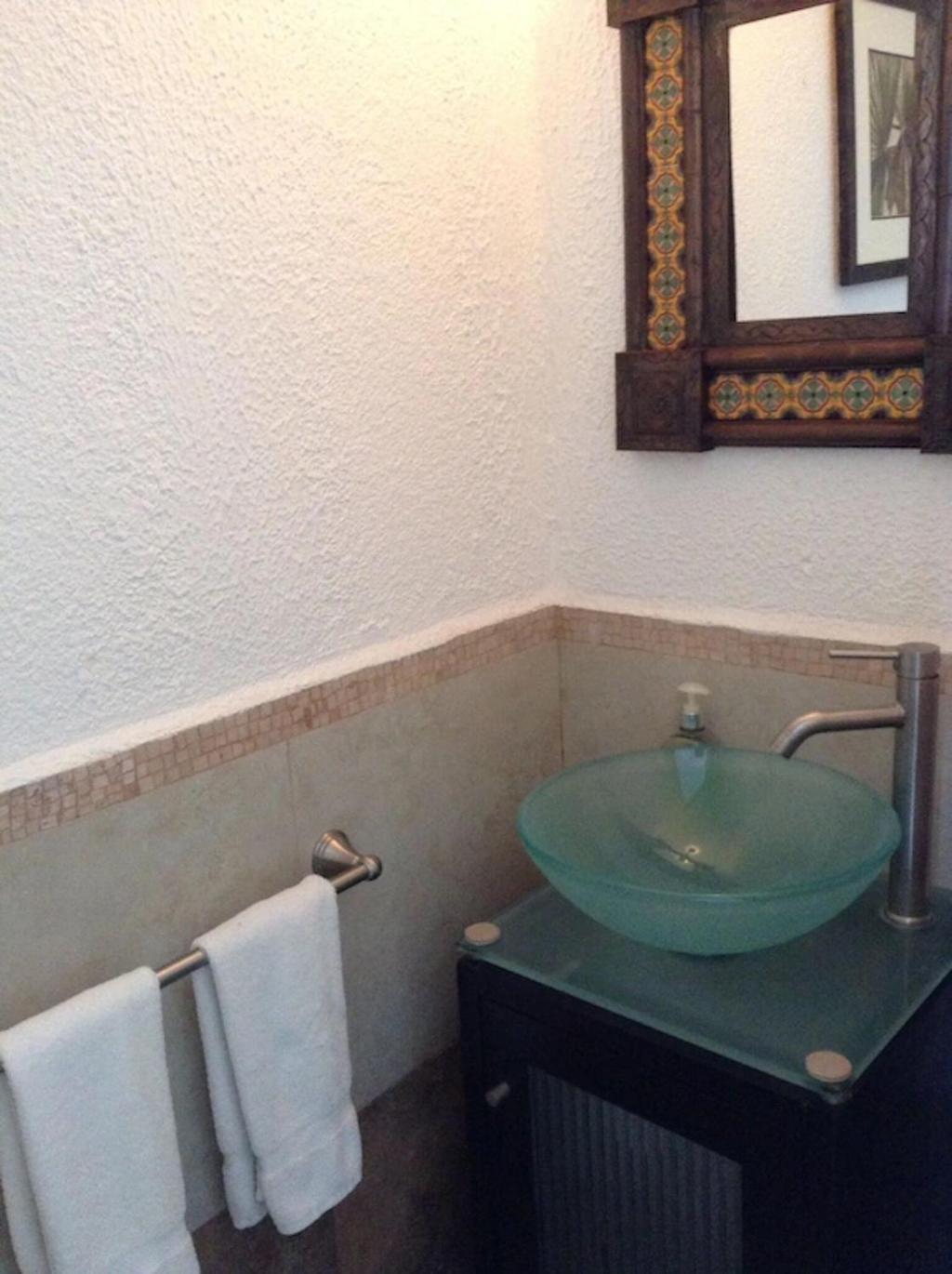 Cancun Hotel Zone - 2 Bedroom Beachfront, Bright And Spacious Cancun