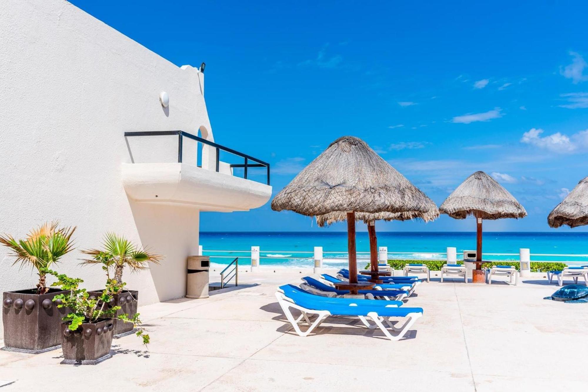 Cancun Hotel Zone - 2 Bedroom Beachfront, Bright And Spacious Apartment *