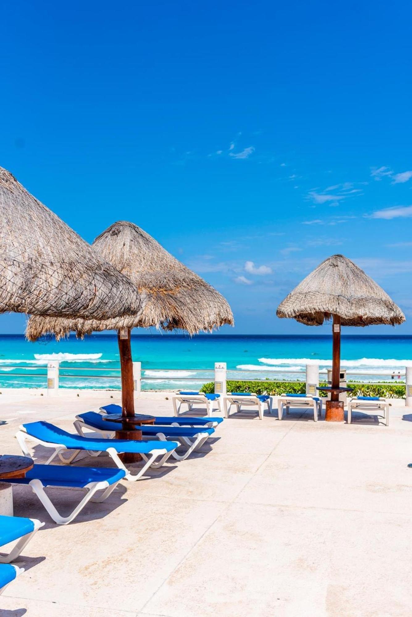 Cancun Hotel Zone - 2 Bedroom Beachfront, Bright And Spacious Apartment Cancun