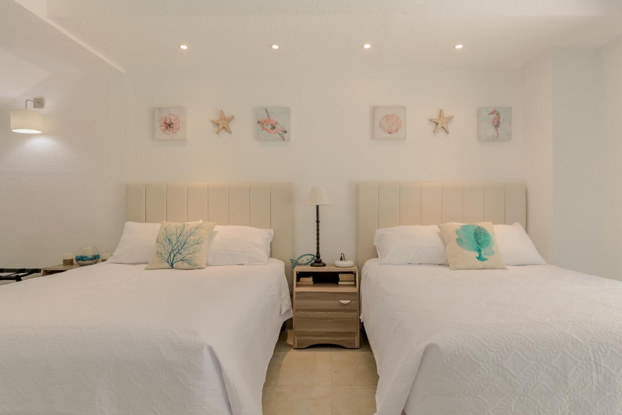 Cancun Hotel Zone - 2 Bedroom Beachfront, Bright And Spacious * Cancun