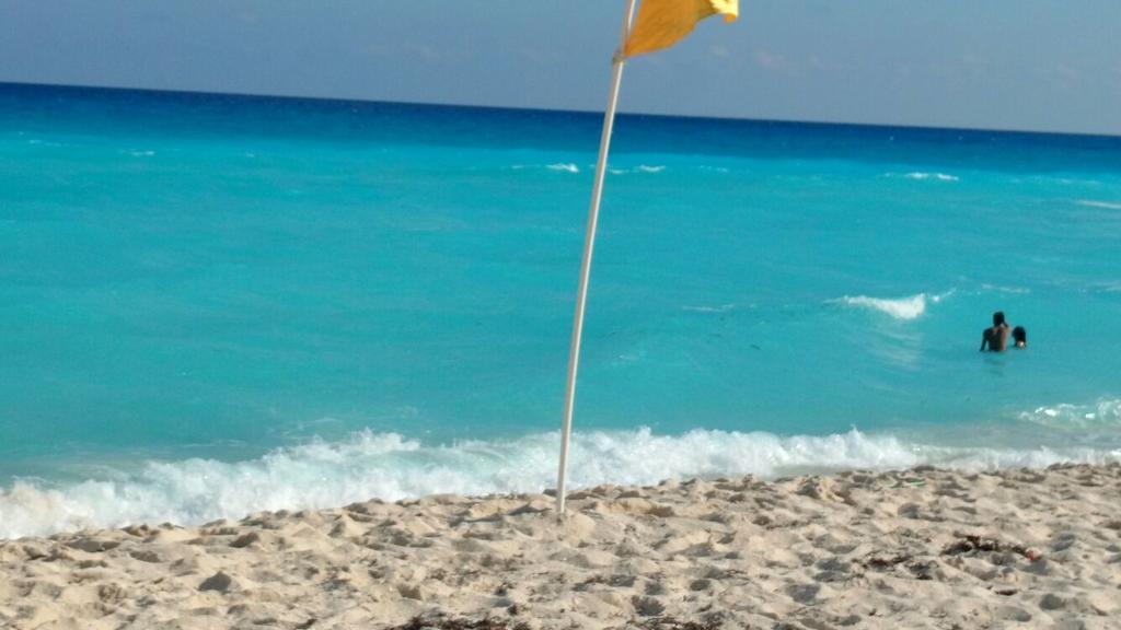 Ocean Front Apartahotel Cancún