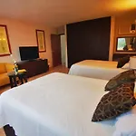 Brisas Beachfront Studios In Hotel Zone