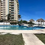 Beautiful Beach Front Pent House In Cancun!!!