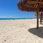 Espacioso Condo En Cancun - Con Acceso A Playa