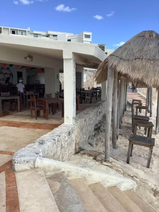 Beachview & Balcony 3905