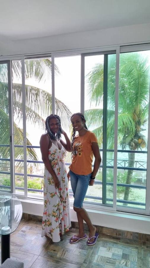 Apartment On The 2 - Seaside Sunrise Haven- Sea View Cancun
