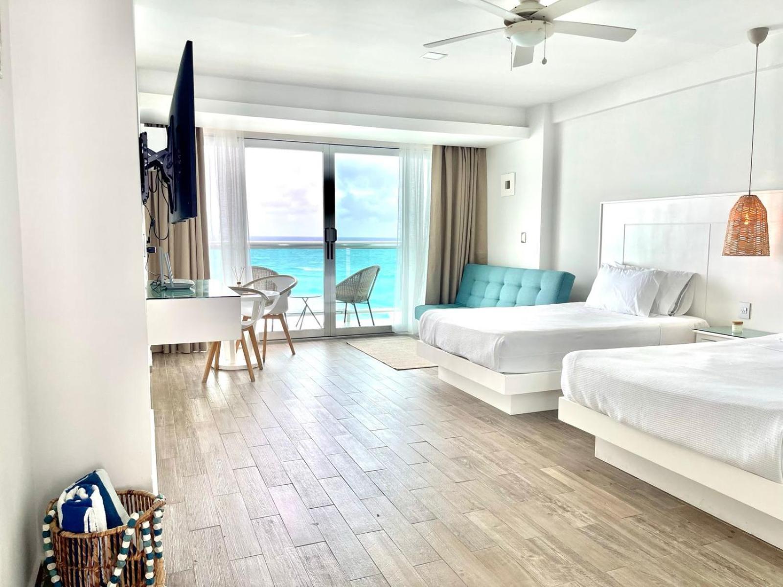 The Oceanfront By Casa Paraiso Apartahotel