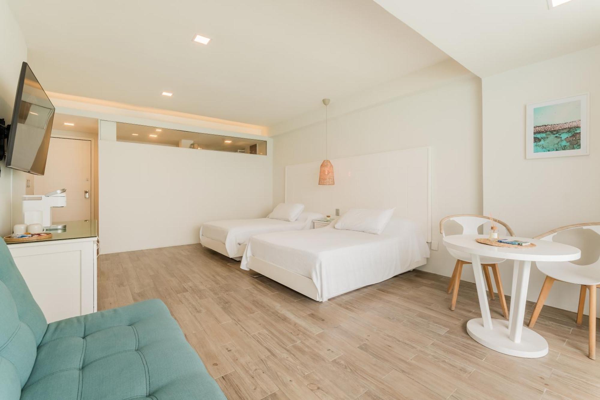 The Oceanfront By Casa Paraiso Apartahotel *