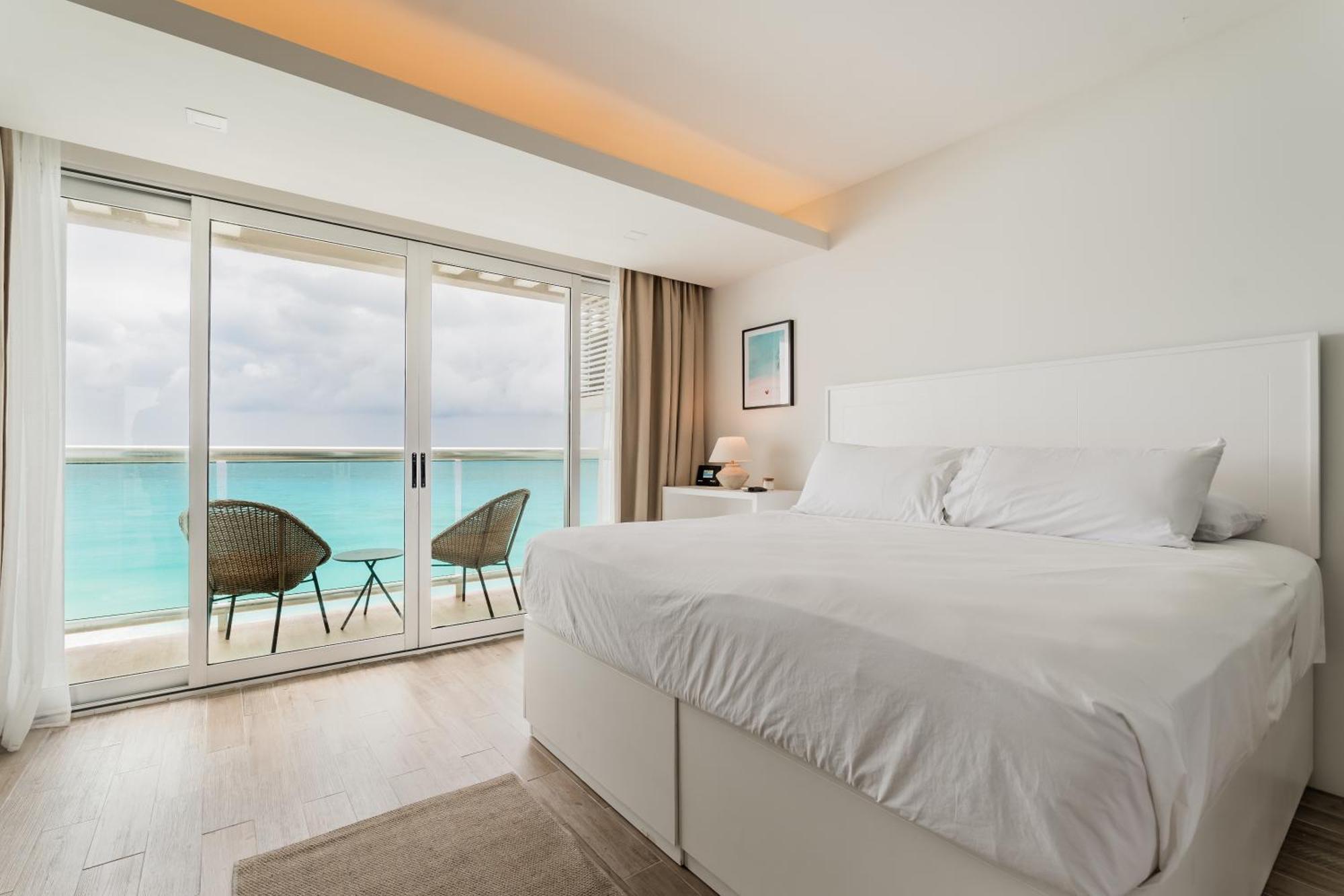 The Oceanfront By Casa Paraiso Apartahotel *