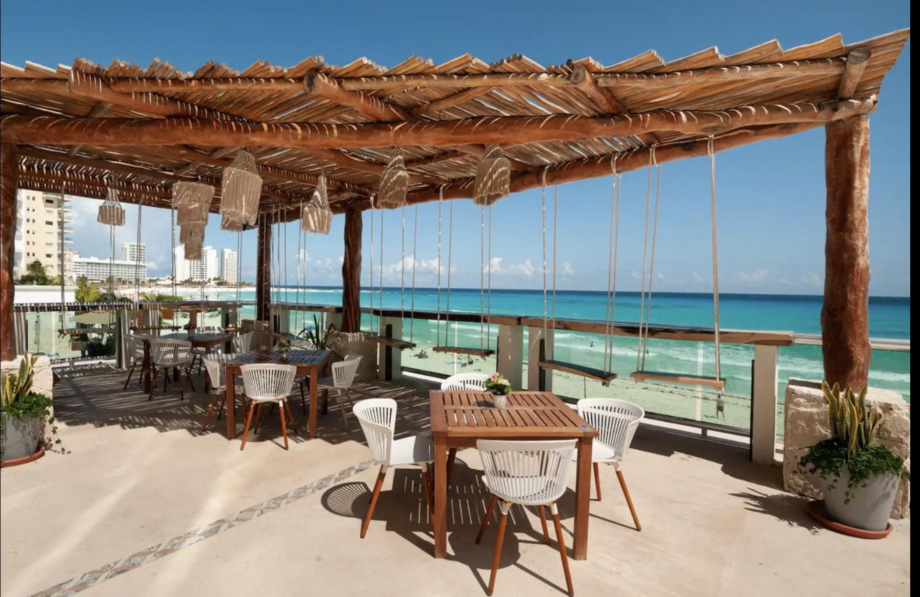 The Oceanfront By Casa Paraiso Apartahotel *