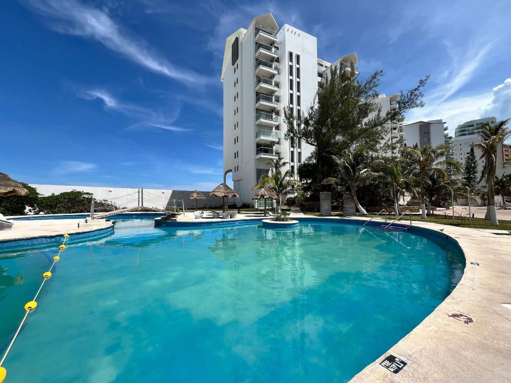 Beautiful Front Pent House In Cancun!!! Apartment