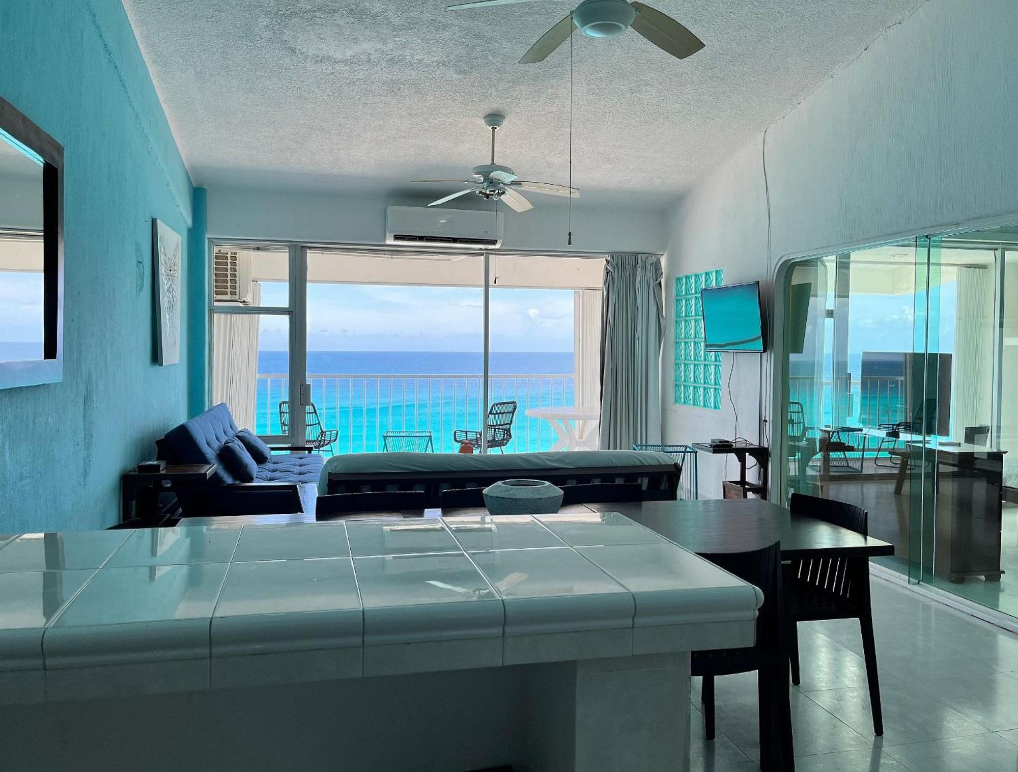 Beautiful Front Pent House In Cancun!!!