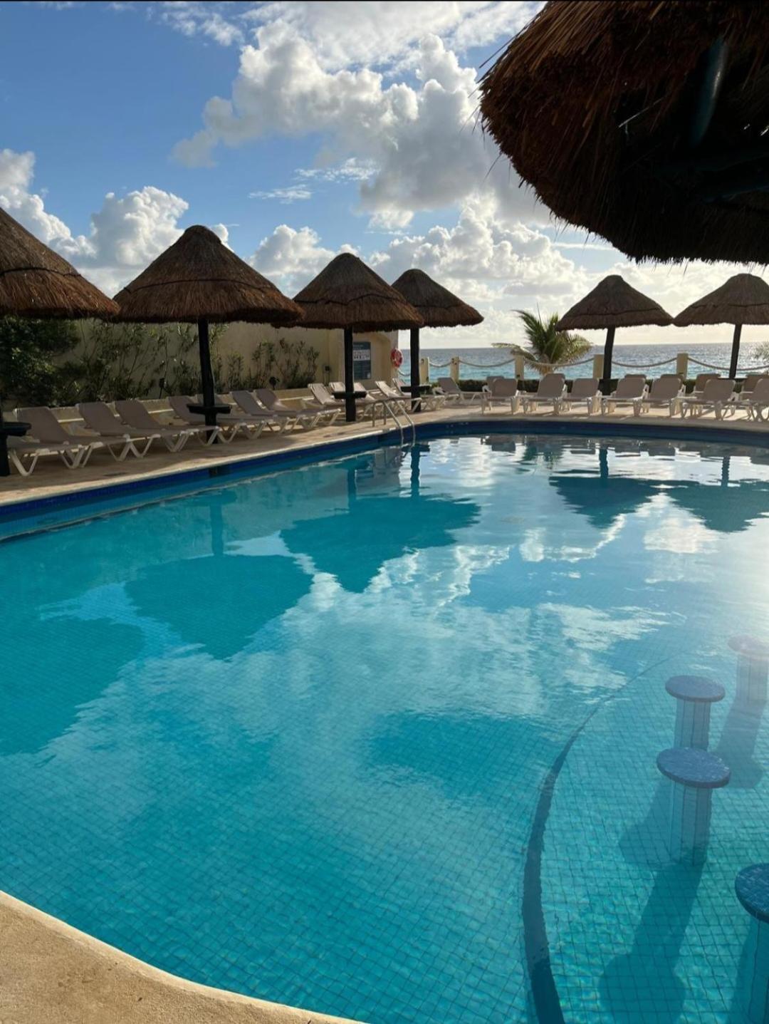 Apartahotel Luxury Ocean Front With Activities & Entertainment *